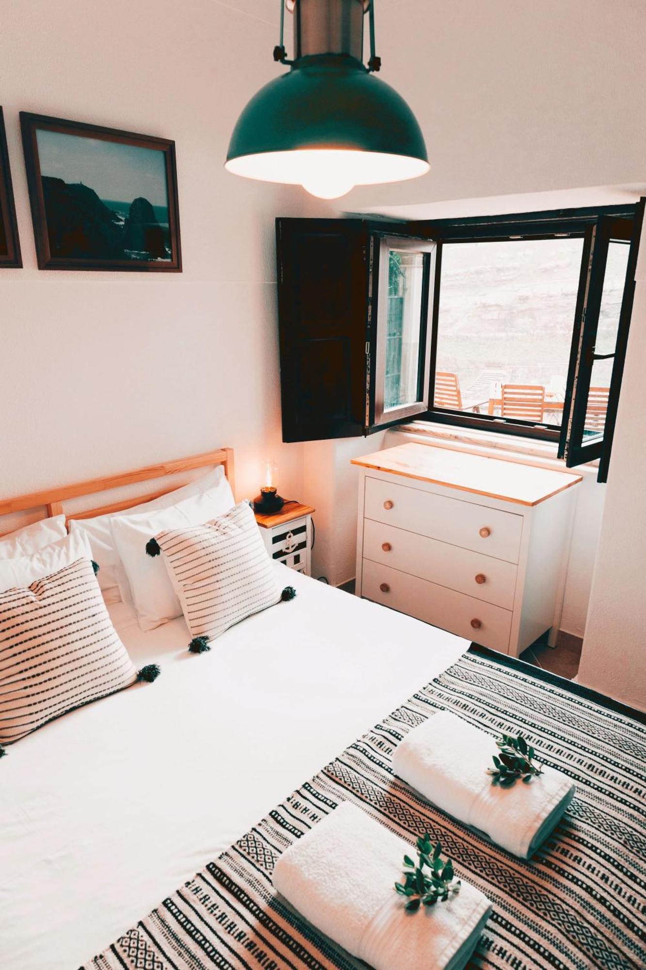 Um Lugar Ao Sol Beach House Azenhas Do Mar Sintra Eksteriør billede